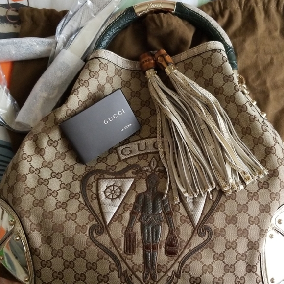 Gucci Handbags - 🤯🤩FIRM🎉Gucci Indy LE crest patchwork bag